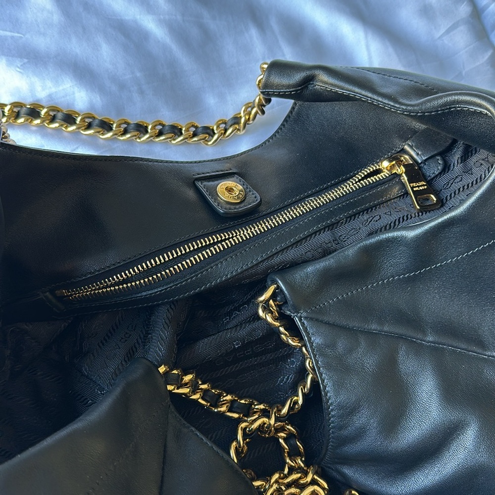 PRADA large leather bag with gold chain - Picture 11 of 12